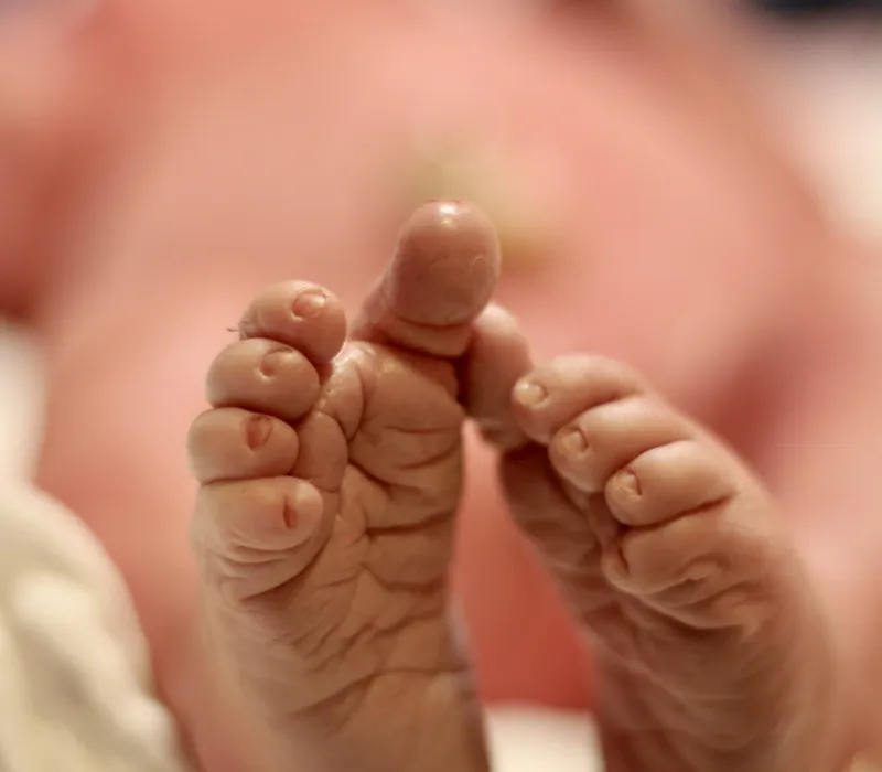 Communiceren met een baby in een medische setting